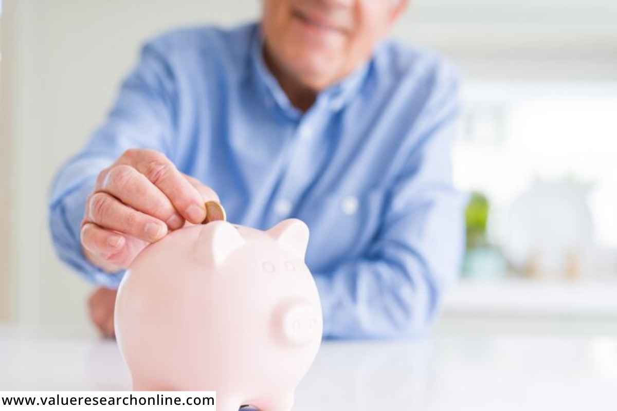 ज्येष्ठ नागरिक बचत योजना (SCSS) – जाणून घ्या तपशील, फायदे, व्याजदर व खाते उघडणे