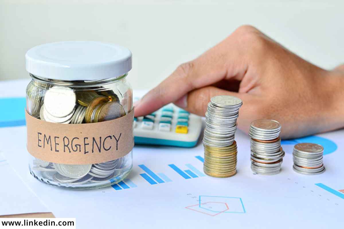 Emergency Fund: आपत्कालीन निधी म्हणजे काय आणि तो किती असावा?