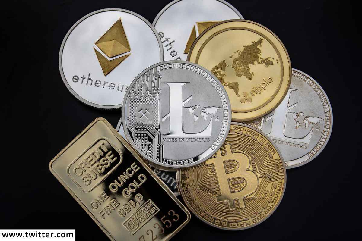 क्रिप्टोकरन्सी (Cryptocurrency) म्हणजे काय? जाणून घ्या त्याचे प्रकार, फायदे आणि बरंच काही