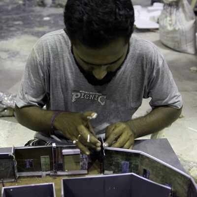 Vanity Van: मनोरंजन क्षेत्रासाठी व्हॅनिटी व्हॅनचा पुरवठा करणाऱ्या उद्योगात पुण्याच्या तरुणाची यशस्वी भरारी!