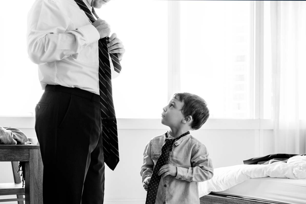 तुम्हाला माहितीये तुमचा पहिला फायनानशिअल अ‍ॅडव्हायझर कोण?