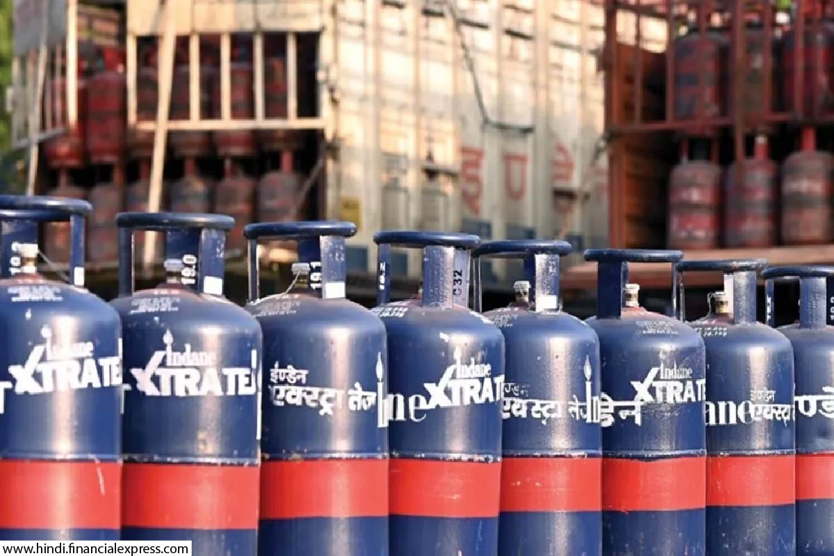 Gas Cyclinder Prices : कमर्शियल गॅस सिलिंडरच्या दरात मोठी कपात, पाहा नवीन दर