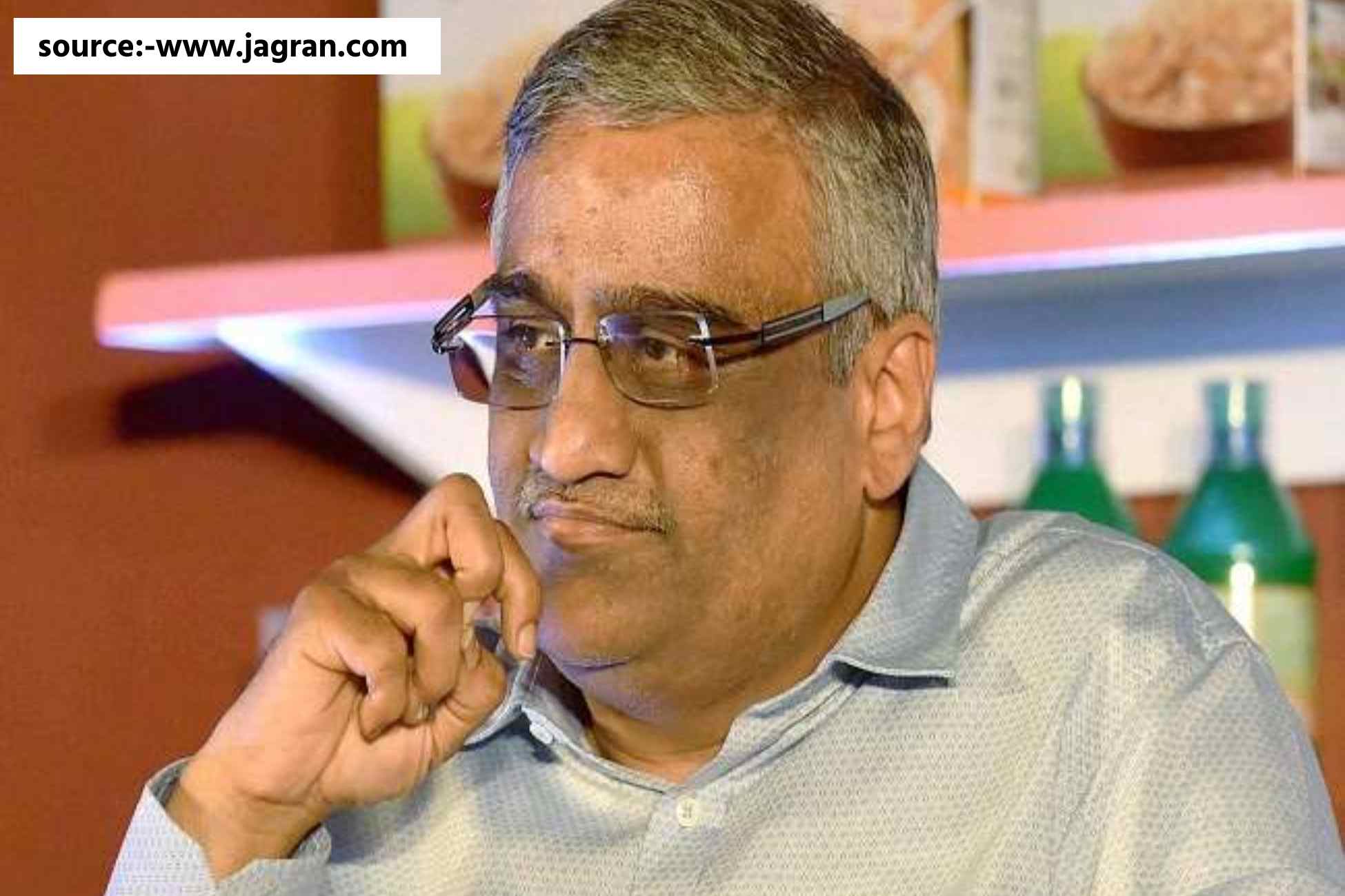 textile vendors, traders in financial crisis