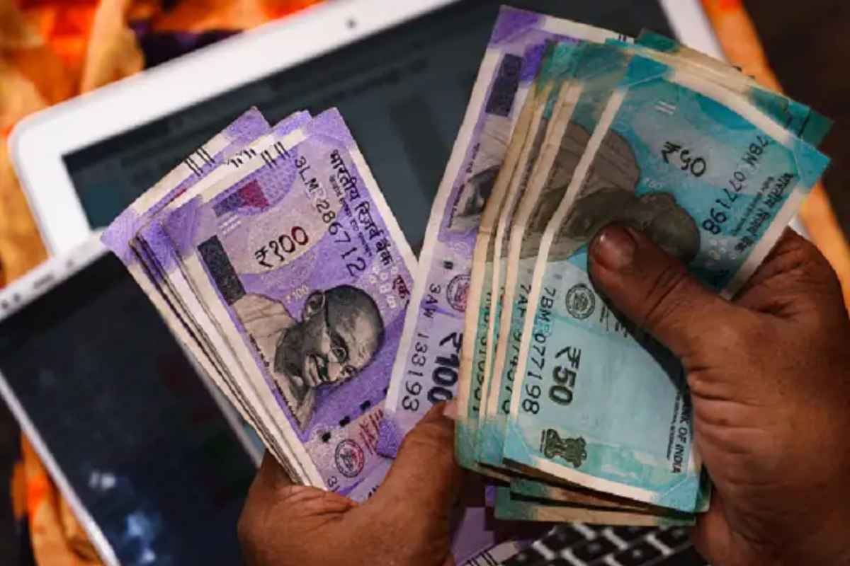 SBI FD Scheme: एसबीआयची या दोन मुदत ठेवी योजनांबाबत मोठी घोषणा! जाणून घ्या फायद्याची गोष्ट