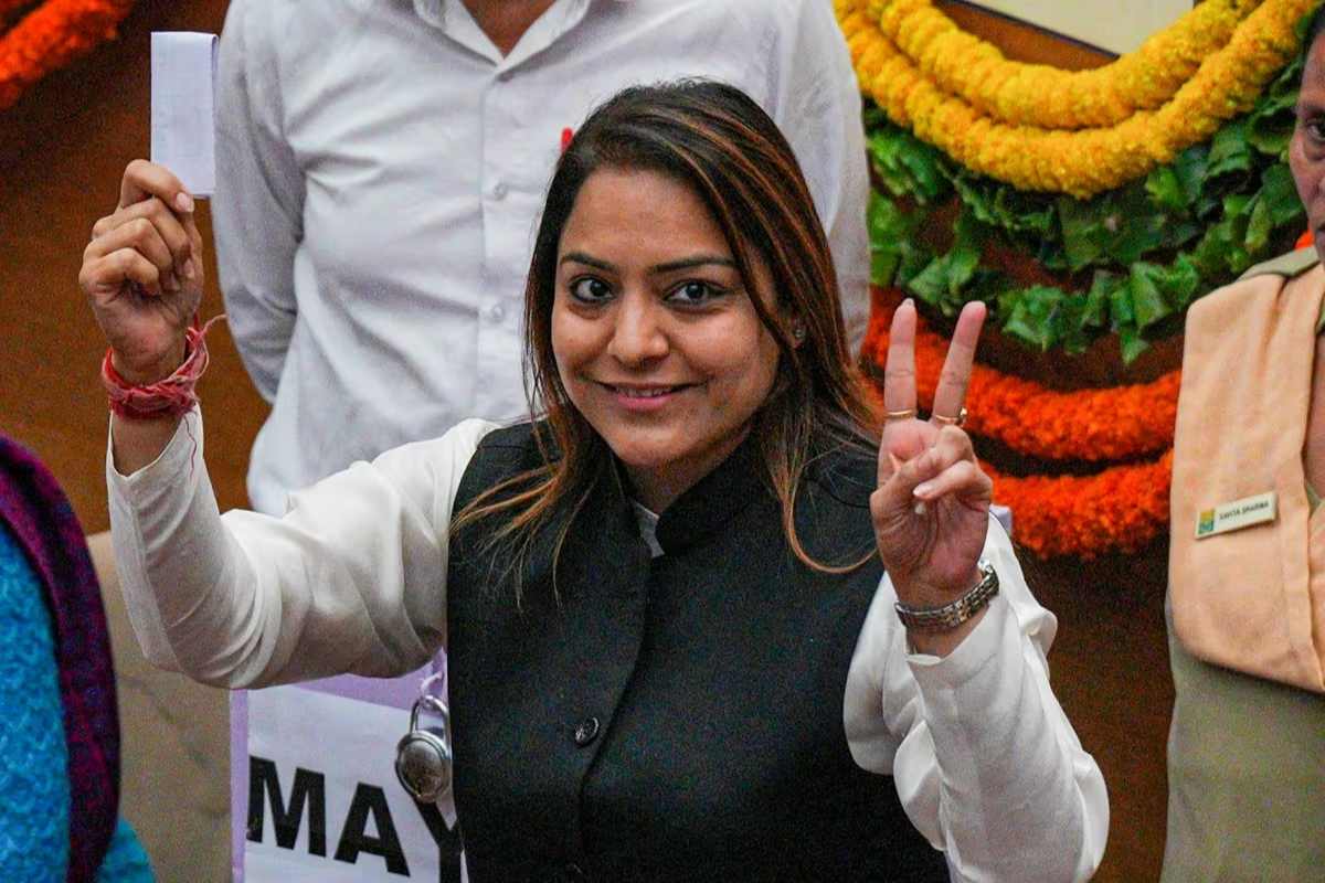 delhi mayor shaili oberoi net worth