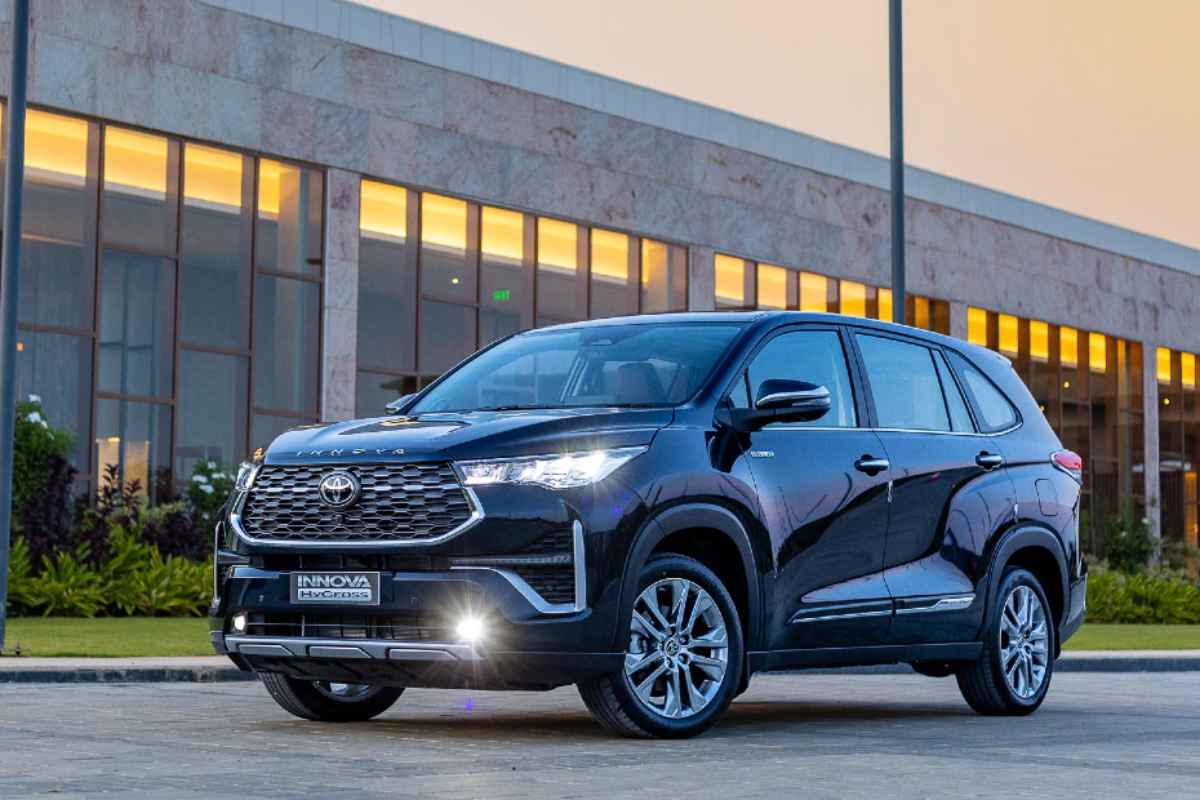 Toyota Innova Hycoss