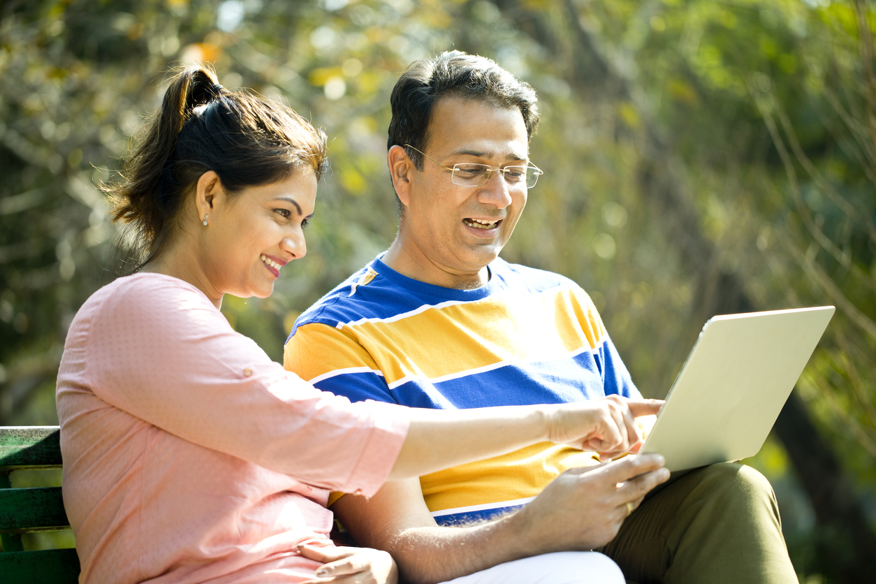 पती-पत्नी दोघेही नोकरी करणारे असतील तर त्यांच्यातील आर्थिक व्यवहार कसे असावेत!