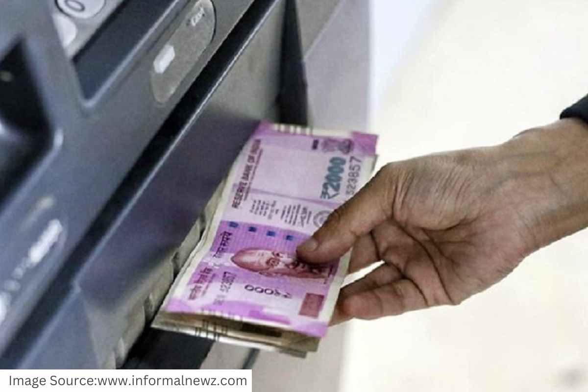 ATM Cash Withdrawal : एटीएममधून एका दिवसात किती पैसे काढता येतात? काय आहेत नियम?