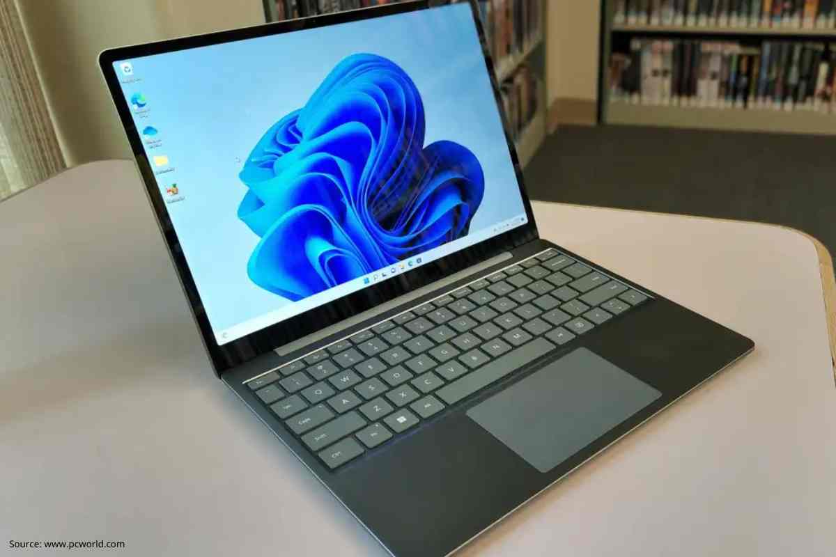 Cheapest laptop : खूशखबर! देशात लवकरच स्वस्त दरात लॅपटॉप, 2 लाख लोकांना मिळणार रोजगार