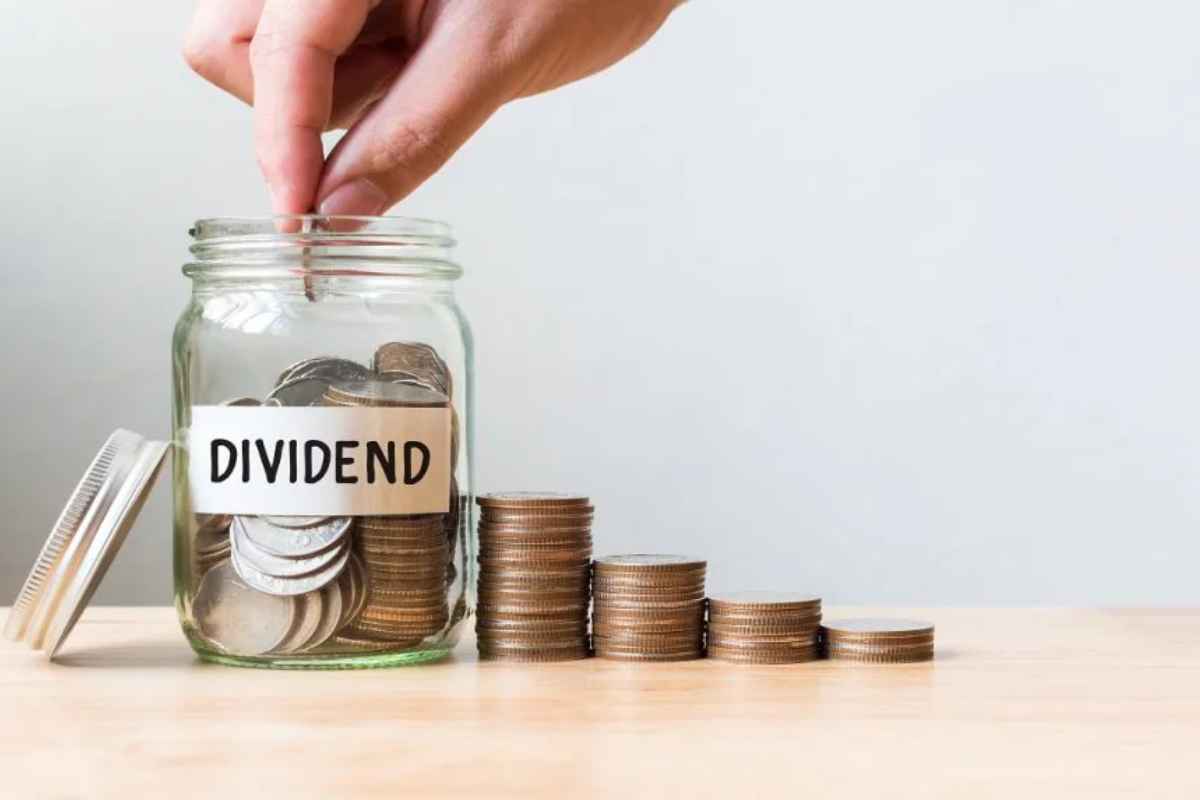 Dividend for FY23 : निकालांसोबतच 'या' 5 कंपन्यांनी जाहीर केला बंपर लाभांश, गुंतवणूकदारांना दुप्पट नफा