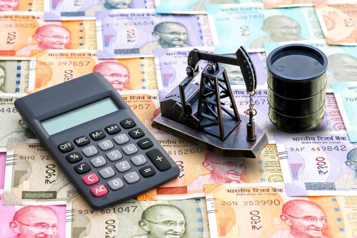 Govt Hikes Windfall Tax: देशातून डिझेलची निर्यात महागणार, सरकारने कर वाढवला