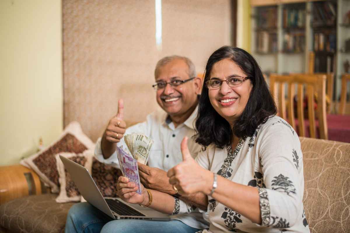 FD for Senior Citizen : ज्येष्ठ नागरिकांना एफडीवर मिळतंय 9.11 टक्के व्याज, काय आहे बँकेची स्कीम?