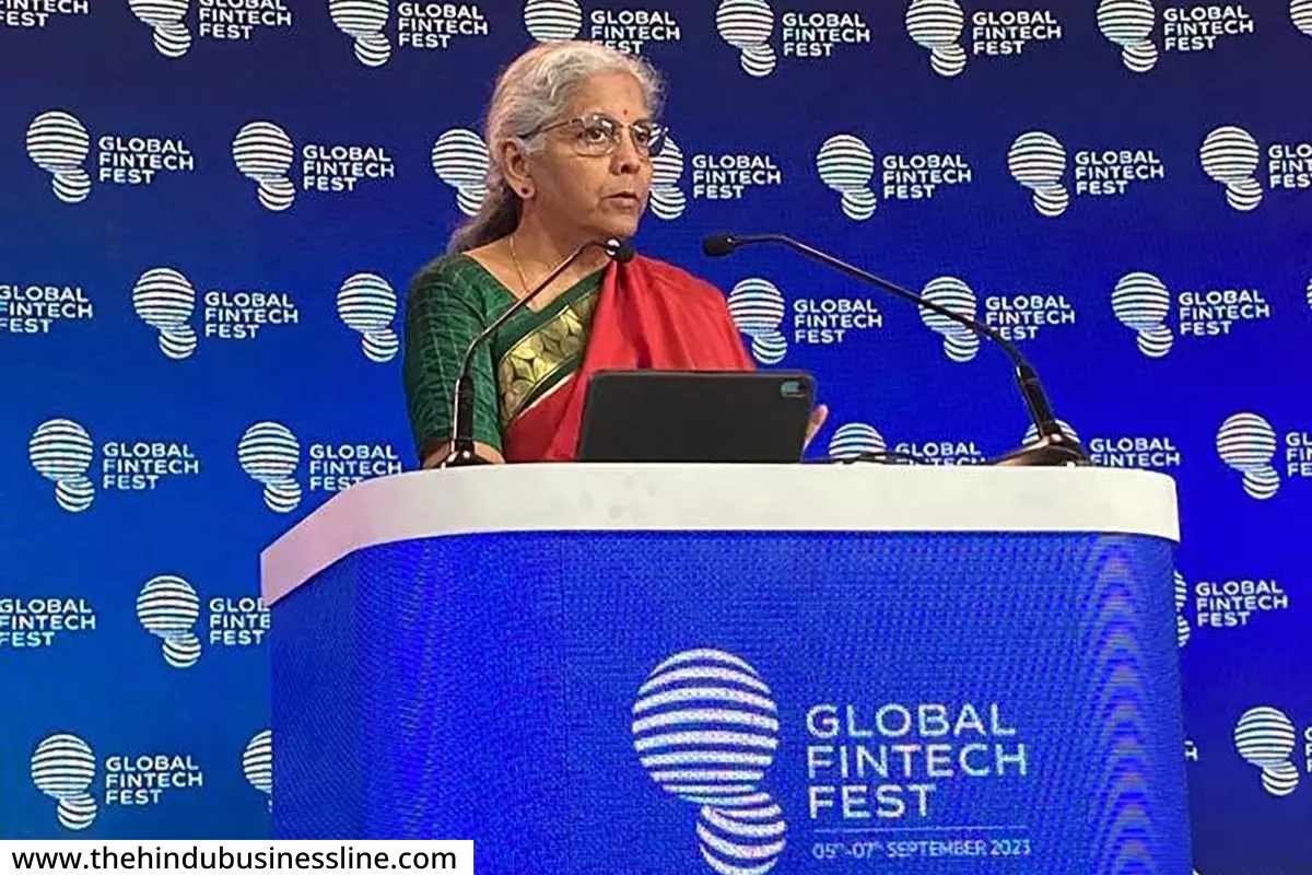 Bank Customers Nominee : ग्राहकांच्या वारस नोंदीची खात्री करा; अर्थमंत्री सीतारामन यांचे वित्तीय संस्थांना निर्देश