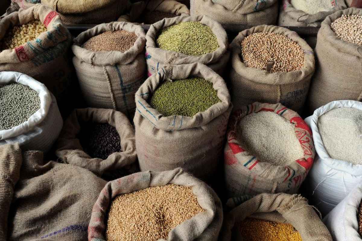 Budget 2023: प्रधानमंत्री गरीब कल्याण अन्न योजनेवर करणार 2 लाख कोटी रुपये खर्च..