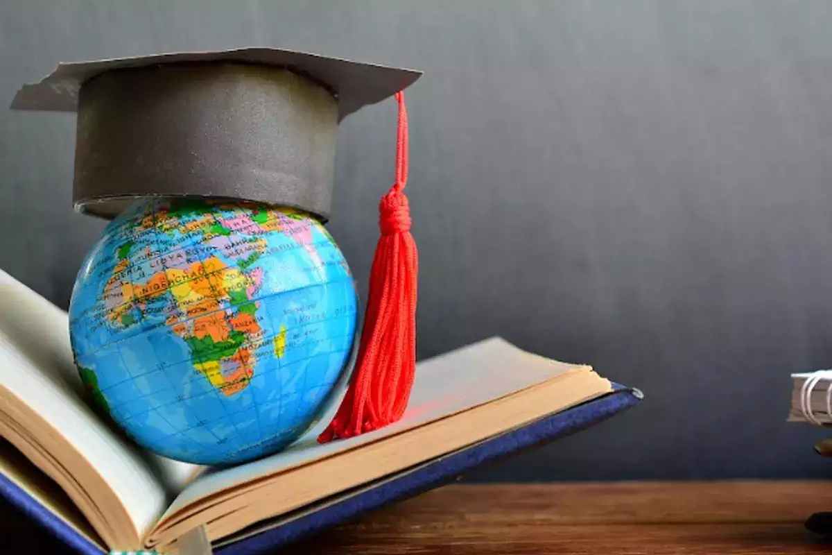 Government Scholarships : परदेशातील उच्च शिक्षणासाठी शिष्यवृत्ती; पात्र विद्यार्थ्यांची संख्या वाढवण्याचा सरकारचा निर्णय