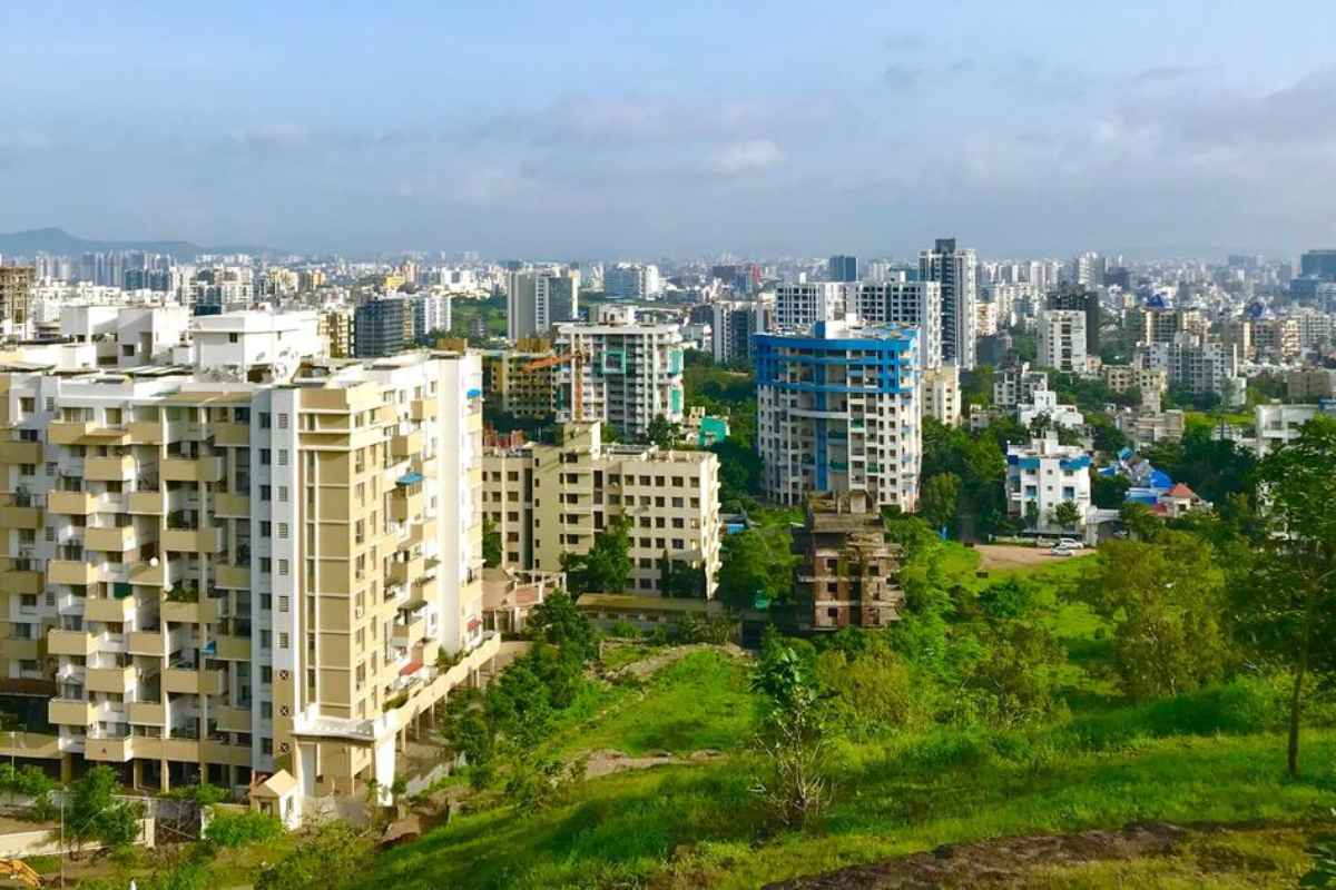 Housing prices : पुण्याच्या रिअल इस्टेट बाजारात मोठी वाढ; घरांच्या किमती 11 टक्क्यांनी वाढल्या