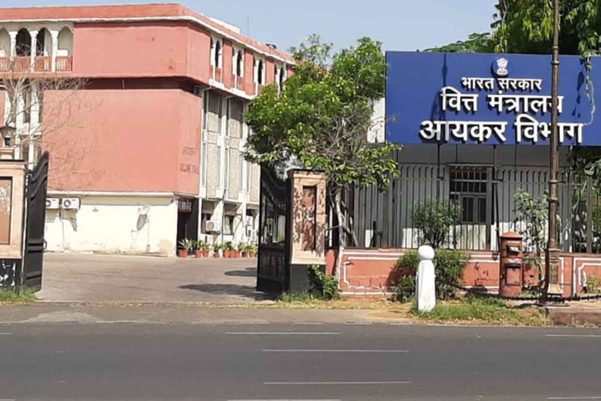 Income tax department guidelines : ...अन्यथा करदात्यांना होणार शिक्षा, आयकर विभागानं जारी केल्या मार्गदर्शक सूचना