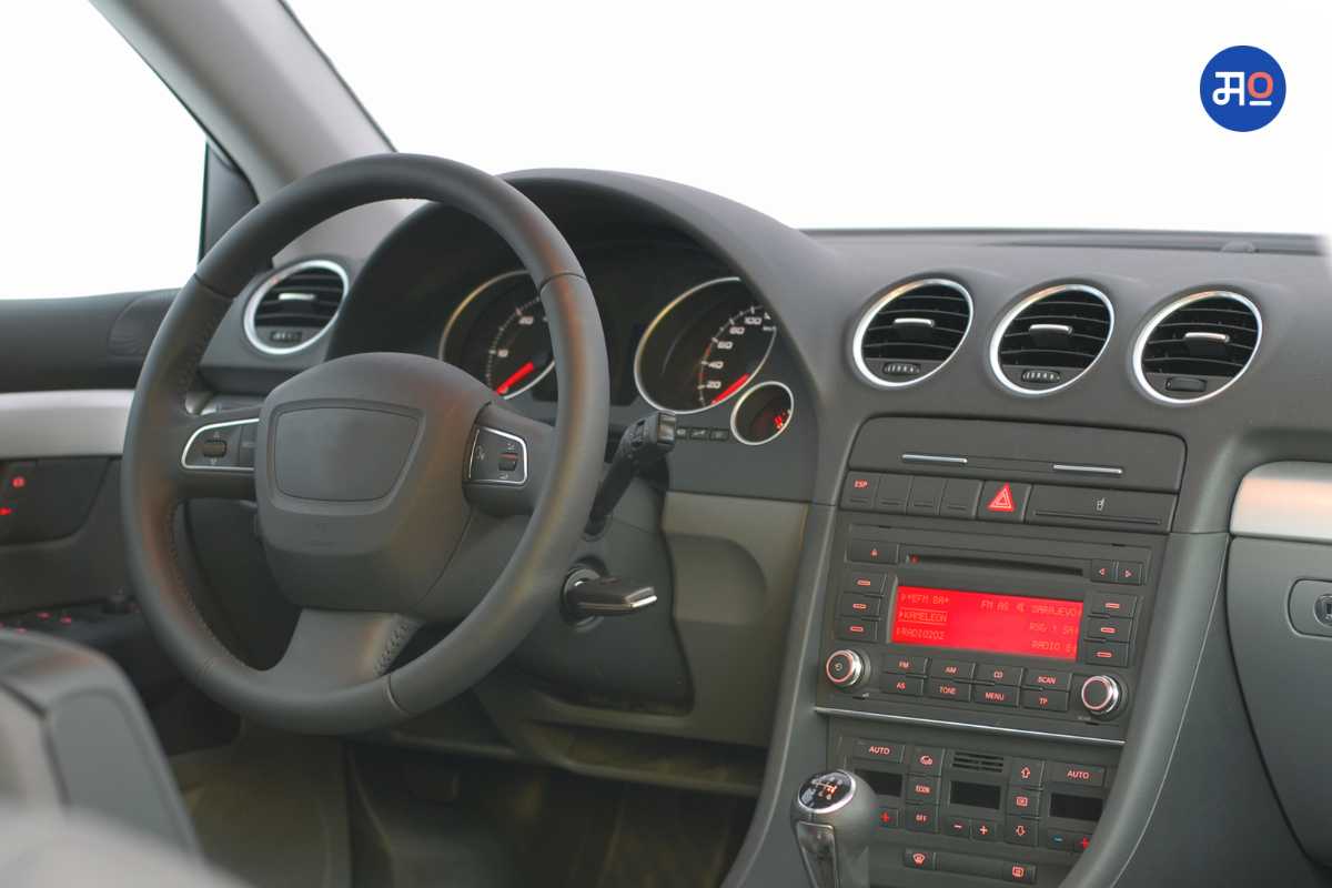 Increase car mileage : कारचं मायलेज वाढवायचंय? गियरची 'ही' ट्रिक लक्षात ठेवा!