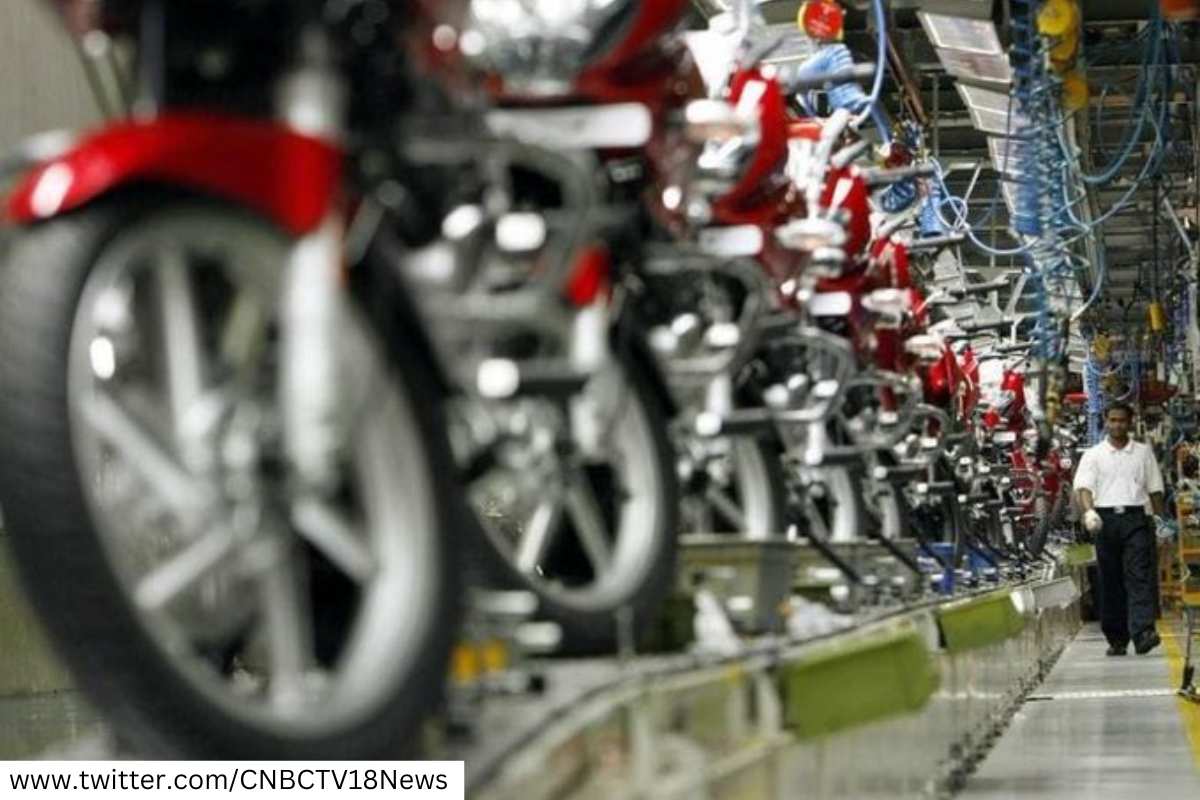 Bajaj CNG Bikes: बजाज ऑटो आणणार CNG मोटारसायकल, ग्राहकांना उपलब्ध होणार किफायतशीर दुचाकीचा पर्याय