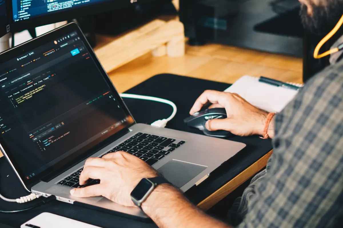 Job opportunities: नोकरकपातीचं टेन्शन? आता 'या' क्षेत्रात निर्माण होत आहेत नव्या संधी