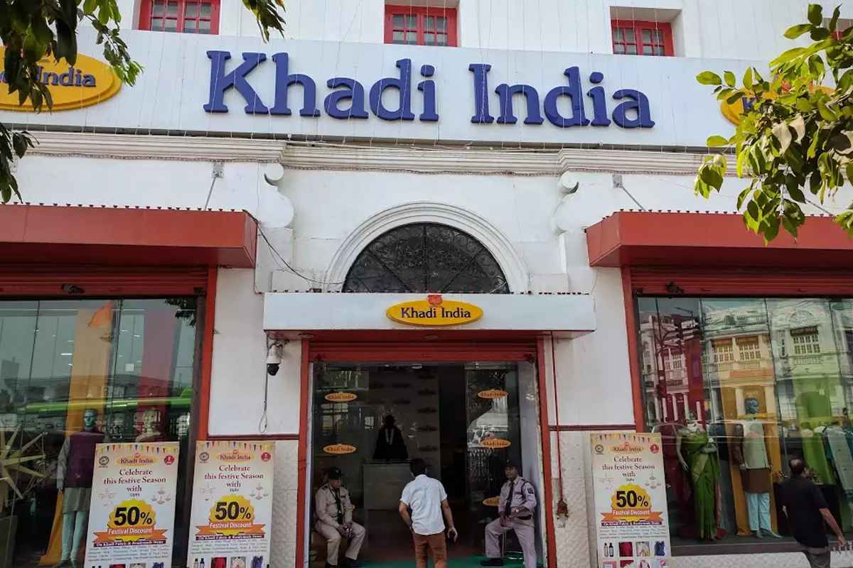 Khadi India Record Sales: खादी उत्पादनांची मागणी वाढली, वर्षभरात तब्बल सव्वा लाख कोटींपेक्षा जास्त उलाढाल