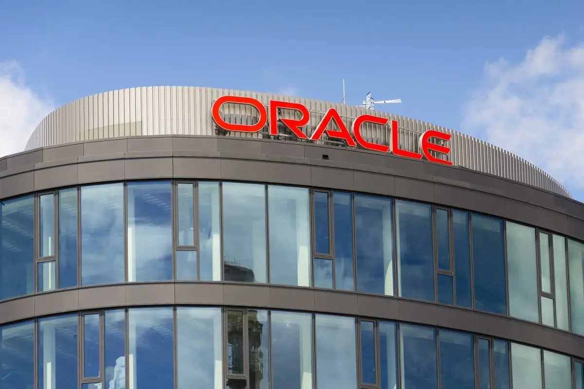 Oracle layoff: आता ओरॅकल दाखवणार शेकडो कर्मचाऱ्यांना बाहेरचा रस्ता, नवे ऑफरलेटर्सही थांबवले