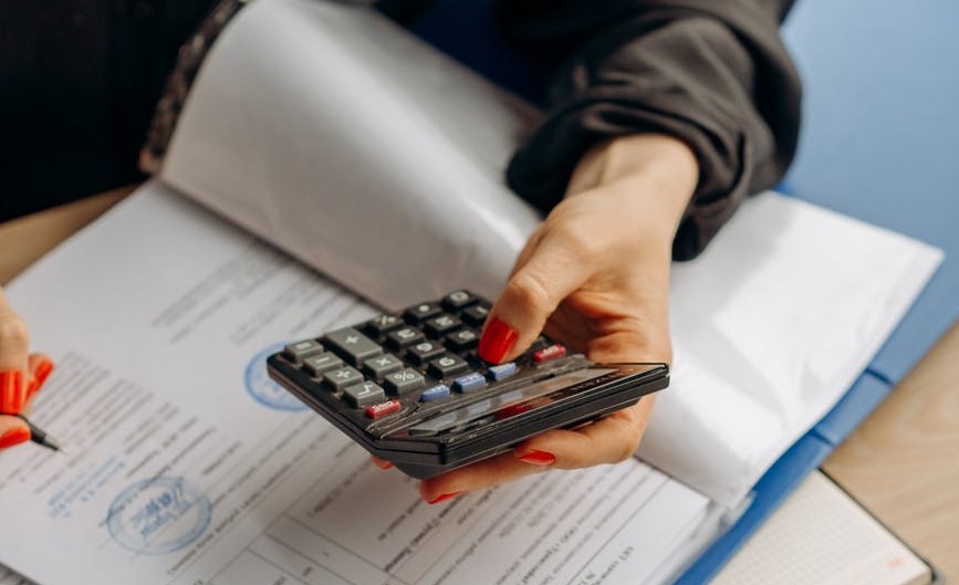 बॅंक खात्यांची कार्यक्षम देखभाल कशी कराल?