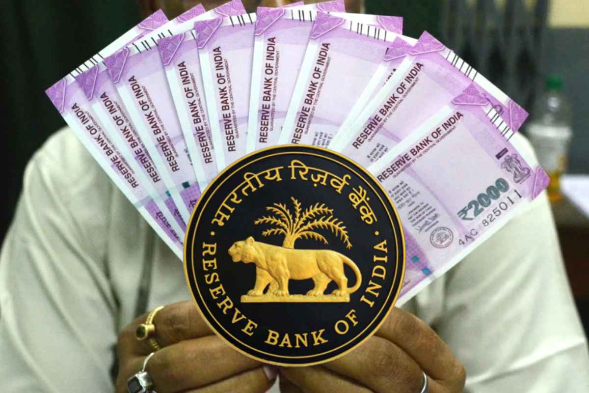 RBI on Rs 2000 notes : दोन हजारांच्या 76 टक्के नोटा बँकेमध्ये झाल्या जमा