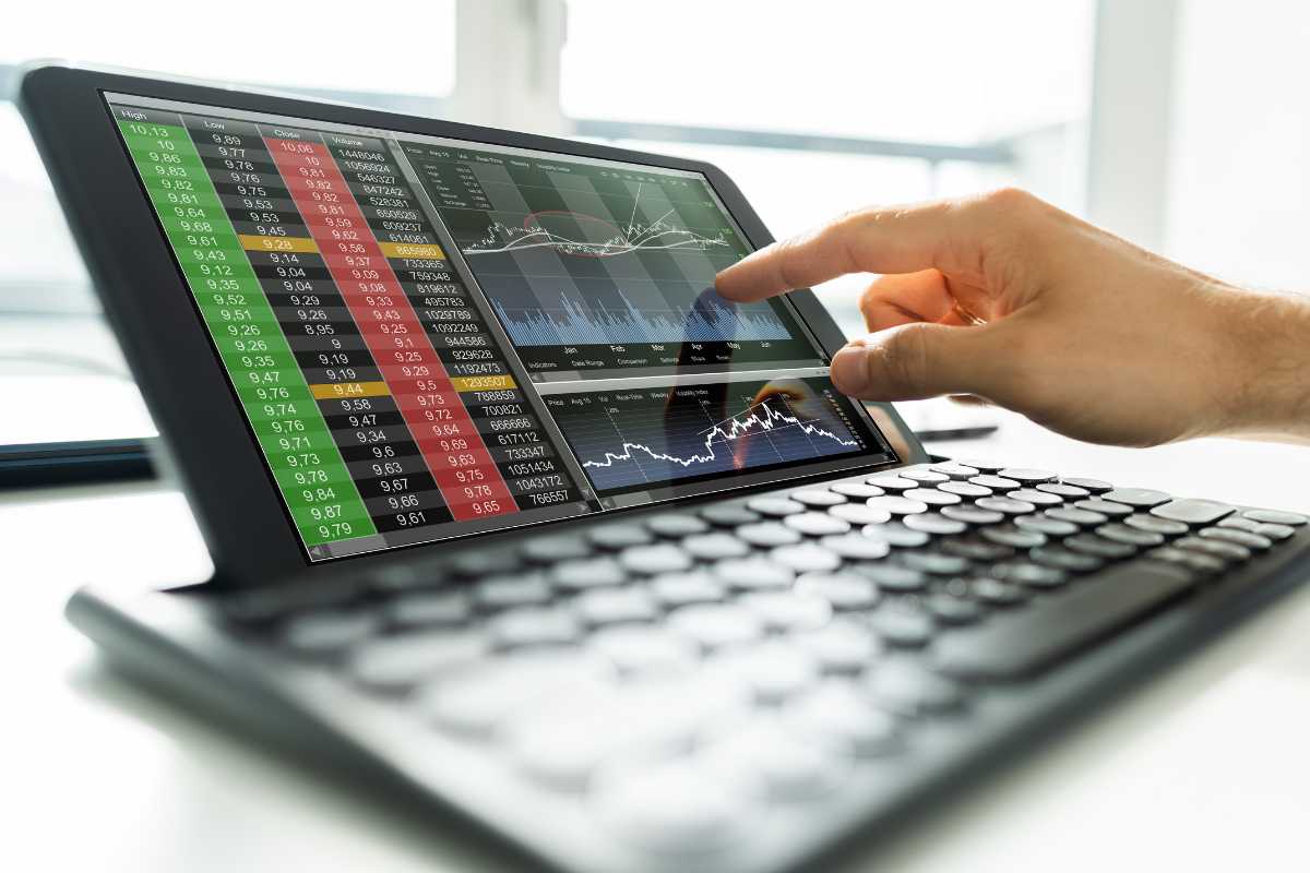 How do I decide what stock to invest in