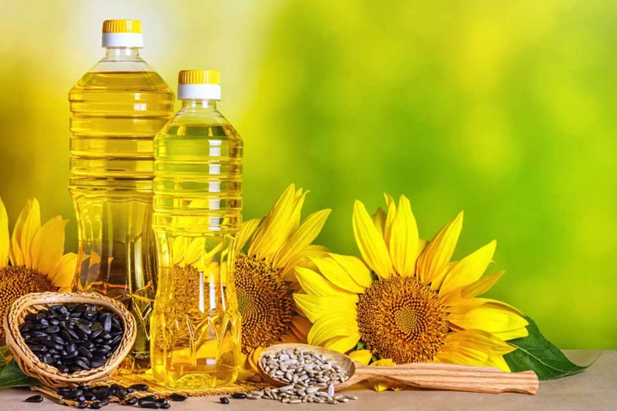 Sunflower Oil : भारताची सूर्यफूल तेलाची आयात घटणार; खाद्य तेलाच्या दरांवर होणार परिणाम?