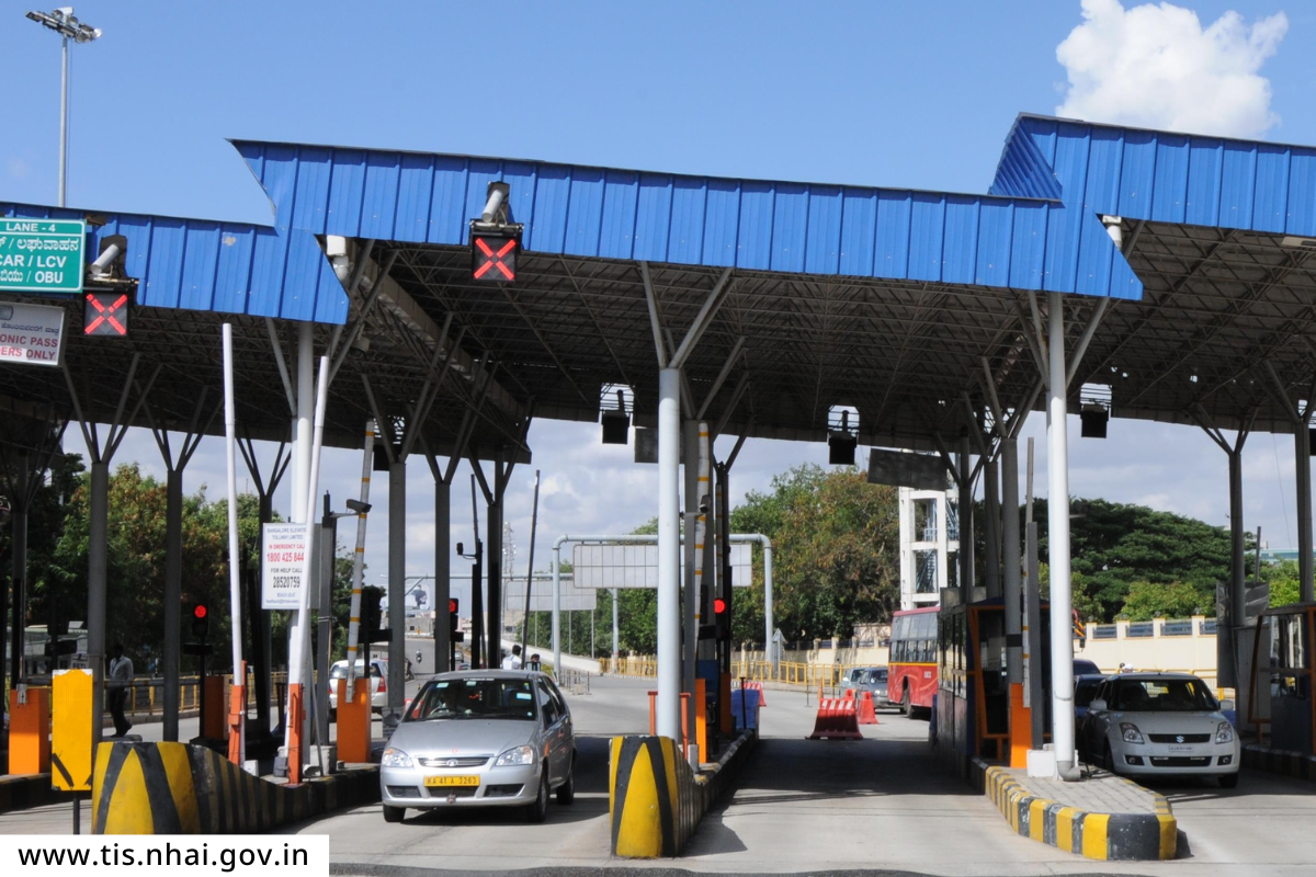 Toll Rate Hike : मुबंईतील वाहनधारकांच्या खर्चात भर पडणार; 5 टोल नाक्यांच्या दरात होणार वाढ