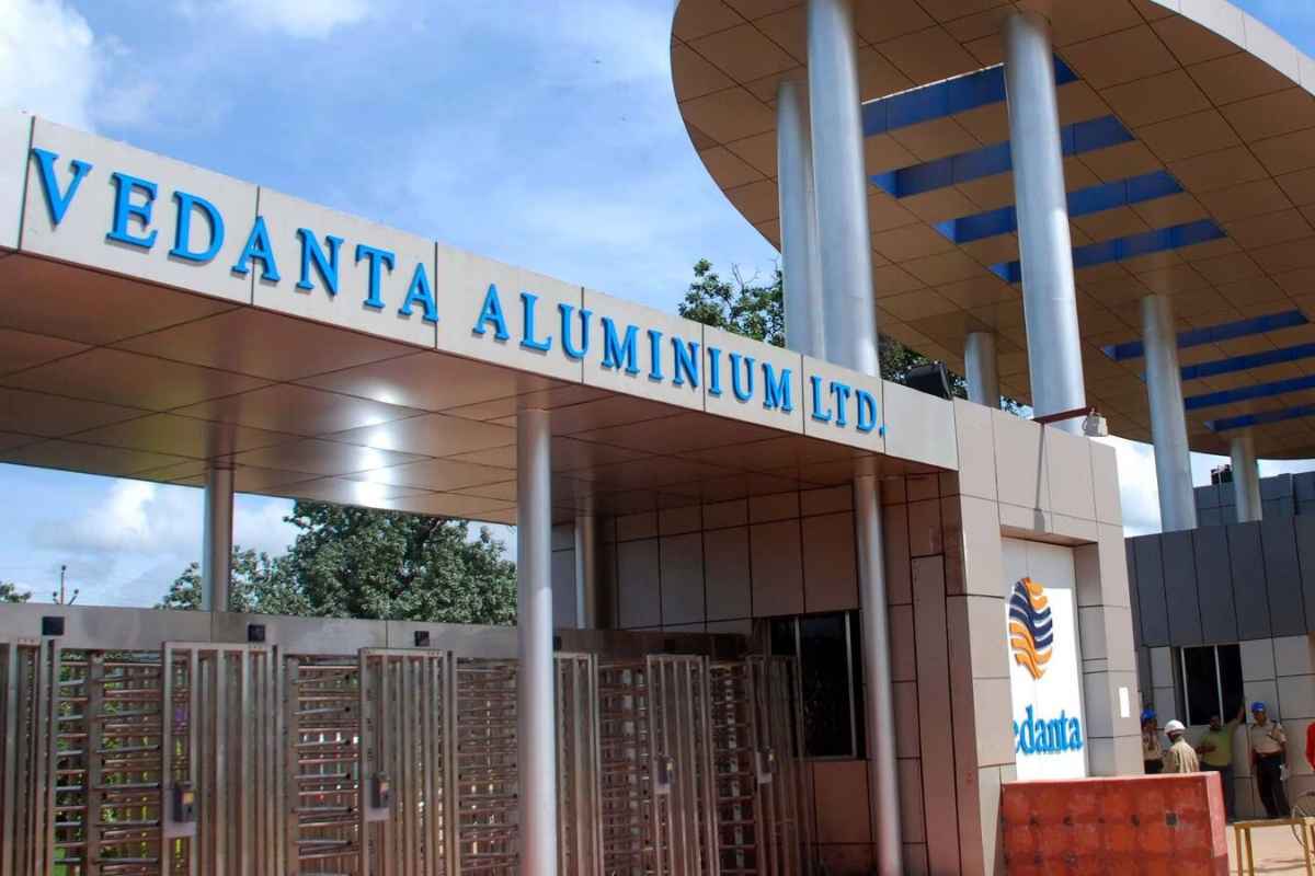 Vedanta Dividend : वेदांतानं जाहीर केला आर्थिक वर्ष 2024चा पहिला लाभांश, प्रति शेअर 1850 टक्के नफा