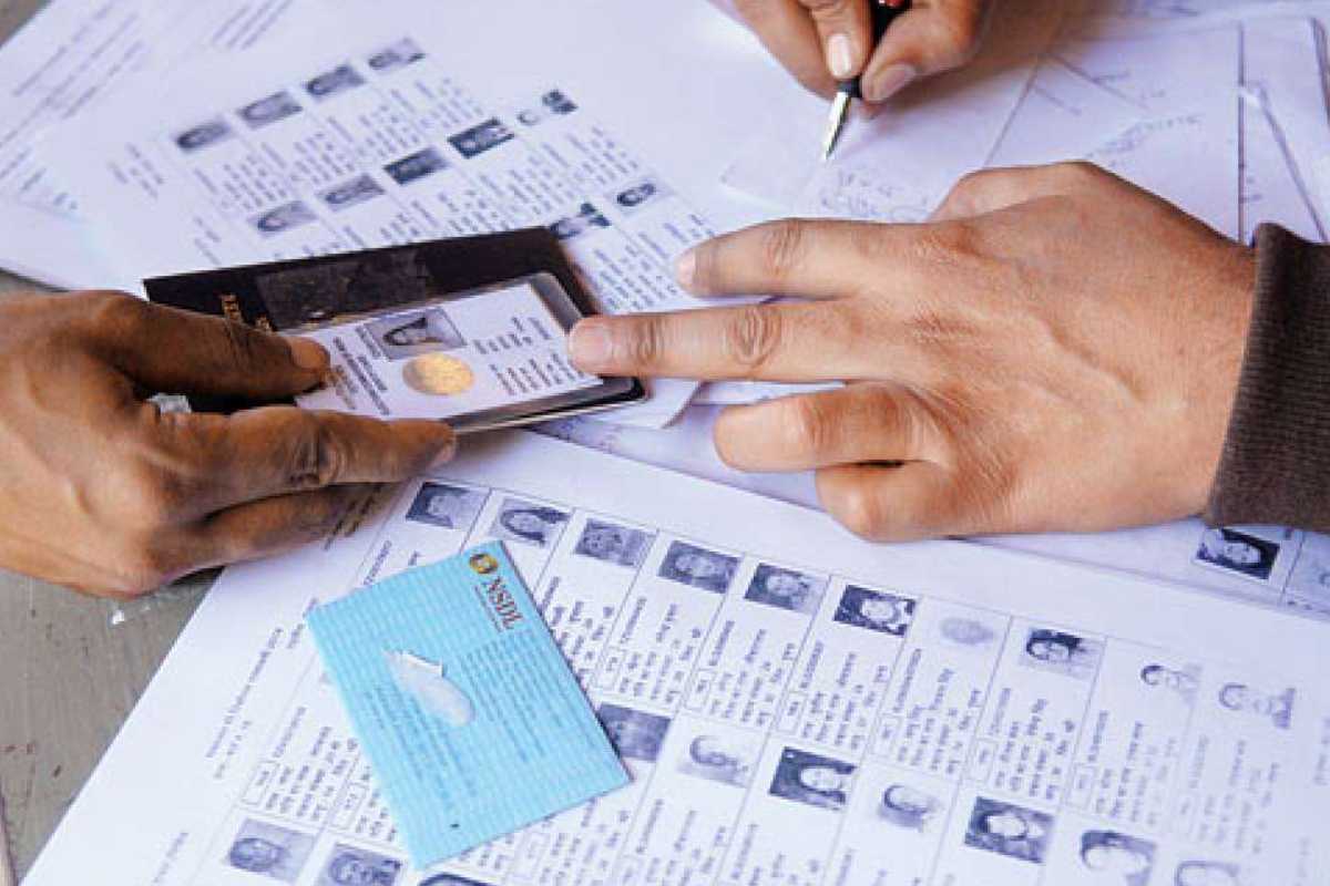 Voter registration, When can one apply for voter registration?