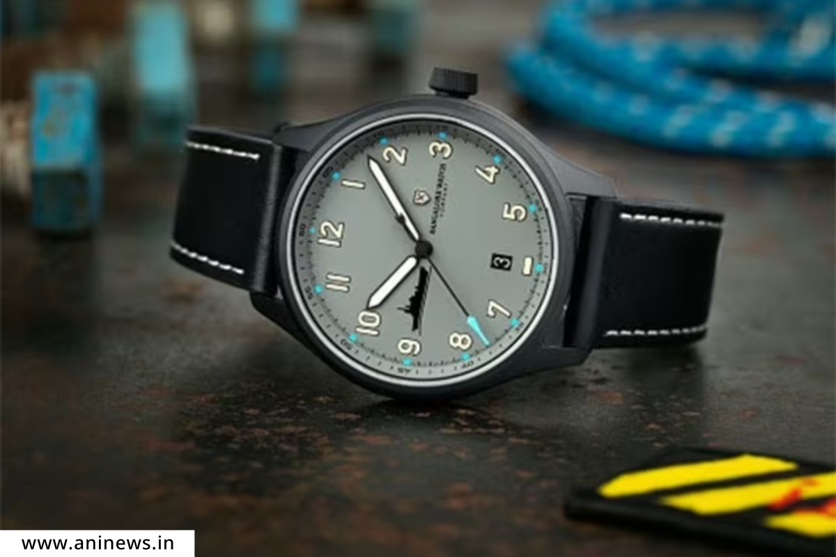 Watches Made from INS vikrant :  विमानवाहू युद्ध नौका विक्रांतपासून बनवली 70 विशेष घड्याळं; एकाची किंमत 2 लाख 12 हजार